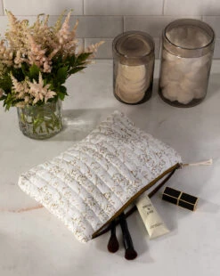 Tristan Glass Canister -Bloomingville Shop 20221103 Decor 009 a6481505 43b0 4757 ba92 ff22055160c2