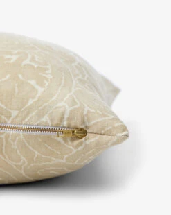 Daria Pillow Cover 9 Daria Pillow Cover -Bloomingville Shop DariaPillowCover MPLW1231 CAM 22x22 D1