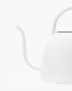 Lotte Watering Can -Bloomingville Shop LotteWateringCan MDCR2275 CRM OS D1