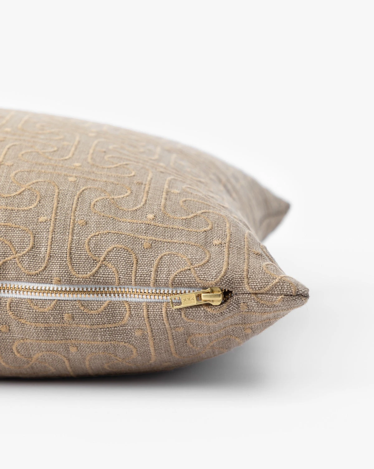 Saren Pillow Cover 6 Saren Pillow Cover - Image 4