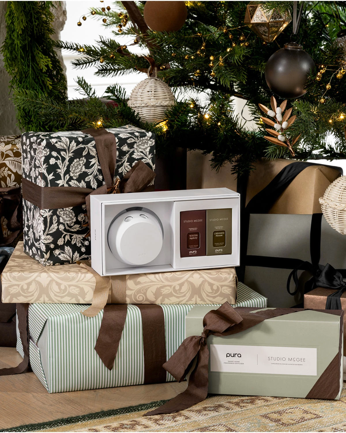 Pura X Studio McGee Home Fragrance Holiday Diffuser Set 4 Pura X Studio McGee Home Fragrance Holiday Diffuser Set - Image 2